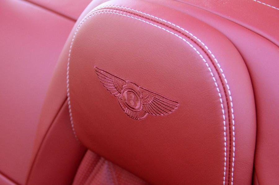  Bentley Continental GTC 2012 года  (фото 21 из 141)